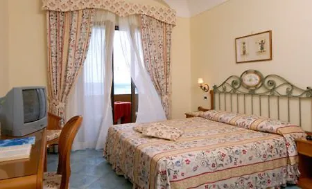 호텔 Terme Tritone & 4*